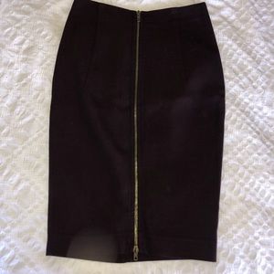 Zara plum pencil skirt with gold zipper. Size XS